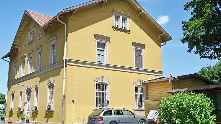 Die Gemeinde hat das Trebgaster Bahnhofsgebäude ersteigert. Fotos: Dieter Hübner