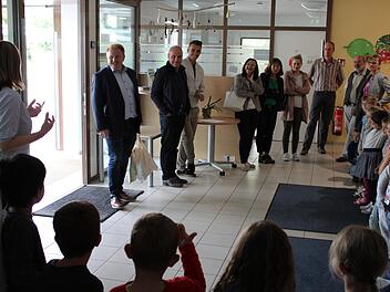 Die Mitarbeiter der Verwaltungsgemeinschaft Maßbach waren zum "warmen Mittagessen" in die Kita Poppenlauer eingeladen. Foto: Romana Müller