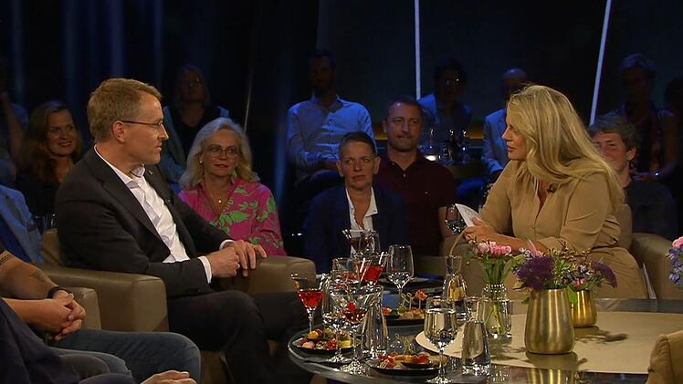 In der "NDR Talk Show" stellte sich Daniel Günther den Fragen von Barbara Schöneberger.