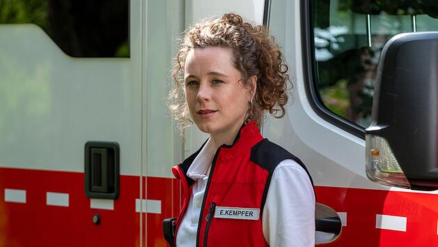 Klara Deutschmann spielt in "Einfach Elli" die titelgebende junge Notfallsanit&auml;terin, die mit ADHS lebt.
