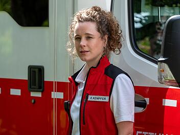 Klara Deutschmann spielt in "Einfach Elli" die titelgebende junge Notfallsanit&auml;terin, die mit ADHS lebt.