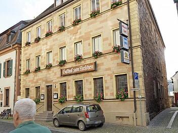 Der geschlossene Gasthof soll Unterkunft für Flüchtlinge werden.Foto: Archiv/ Arkadius Guzy