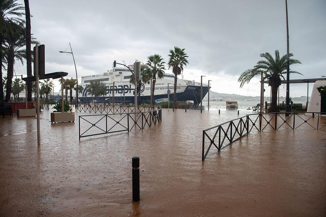Ex-Hurrikan Gabrielle setzt Teile Spaniens unter Wasser