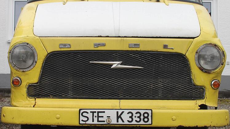 Dieser Opel Blitz der Staffelsteiner Firma Gerstner ist noch mit dem alten STE-Kennzeichen unterwegs. Es ist wahrscheinlich, dass bald wieder mehr dieser Kfz-Kennzeichen auf den Straßen zu sehen sind. Foto: Matthias Einwag
