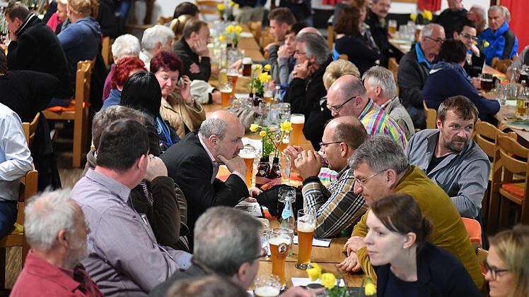 Impressionen vom Diskussionsabend in Stadtsteinach Foto: Ronald Rinklef