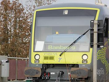 Zwischen Ebern und Bamberg fallen am Wochenende die Nachtzüge aus. Die Firma Agilis setzt stattdessen Busse ein. Foto: Eckehard Kiesewetter