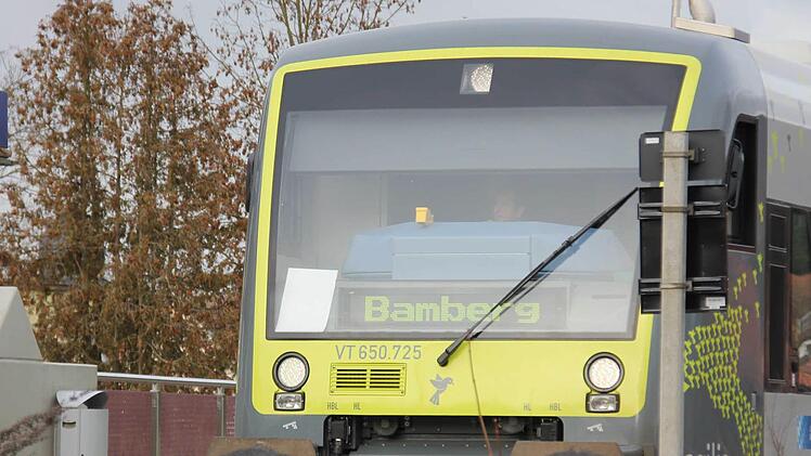 Zwischen Ebern und Bamberg fallen am Wochenende die Nachtzüge aus. Die Firma Agilis setzt stattdessen Busse ein. Foto: Eckehard Kiesewetter