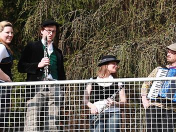 Boxgalopp soll den Plantänzern Beine machen. Foto: CT-Archiv