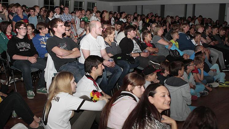 Die Sitz-und Stehplätze in der Stadthalle waren gefüllt.
