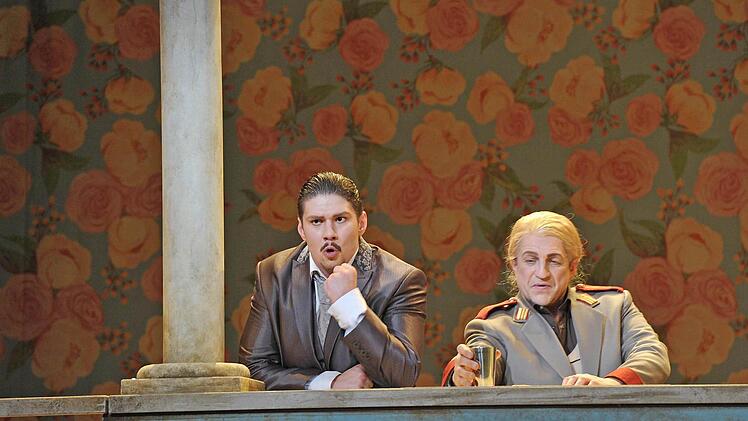 Szene aus der Neuinszenierung von Otto Nicolais "Die lustigen Weiber von Windsor" am Landestheater Coburg. Foto: Andrea Kremper