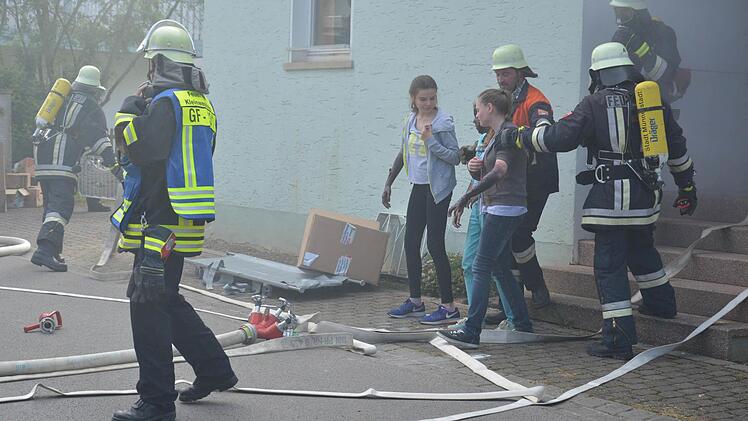 Nebelschwaden erschwerten bei dem Einsatz die Sicht.  Foto: Björn Hein