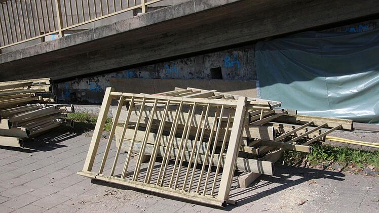 Reste vom Geländer. Foto: Simone Bastian