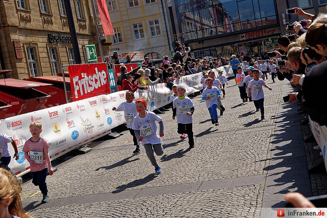 Weltkulturerbelauf 2017 in Bamberg: Der Zieleinlauf am Maxplatz