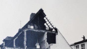 Das beschädigte Wohnhaus bei der Firma Hermann Steiner. Repro/Foto: Dieter Seyfarth