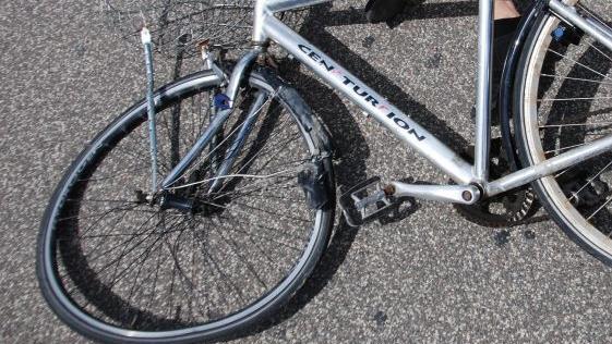 Die 11-J&auml;hrige fuhr mit ihrem Fahrrad in Zeuzleben auf die Stra&szlig;e und kollidierte mit einem Seat. Symbolbild: AndersAndersen/pixabay.com