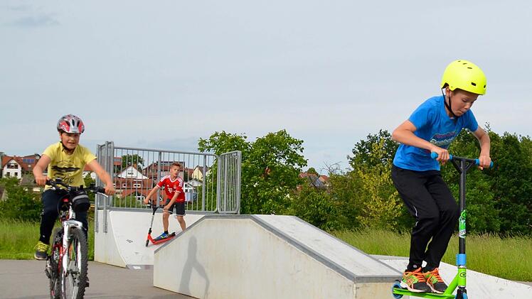 Um die Jugendlichen im Markt Burkardroth kümmert sich ab jetzt Angelika Martin.  Foto: Kathrin Kupka-Hahn