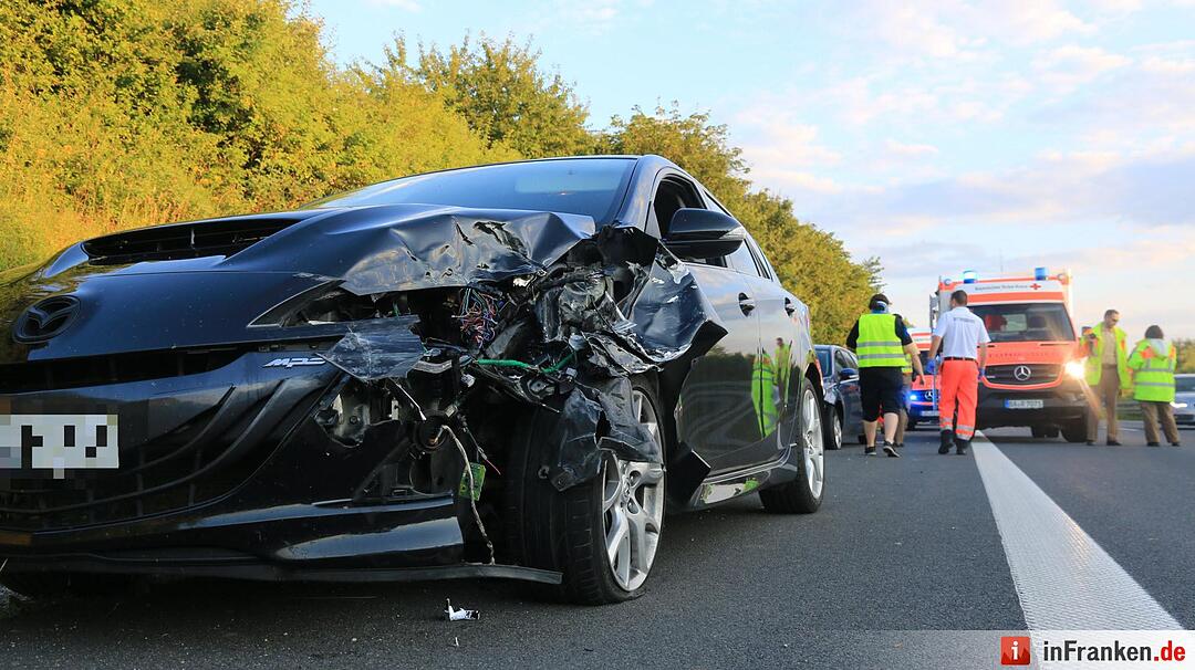 Fünf Verletzte bei Unfall auf A73
