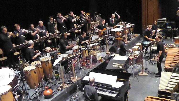 Martin Grubinger und das Percussive Planet Ensemble. Foto: Ahnert