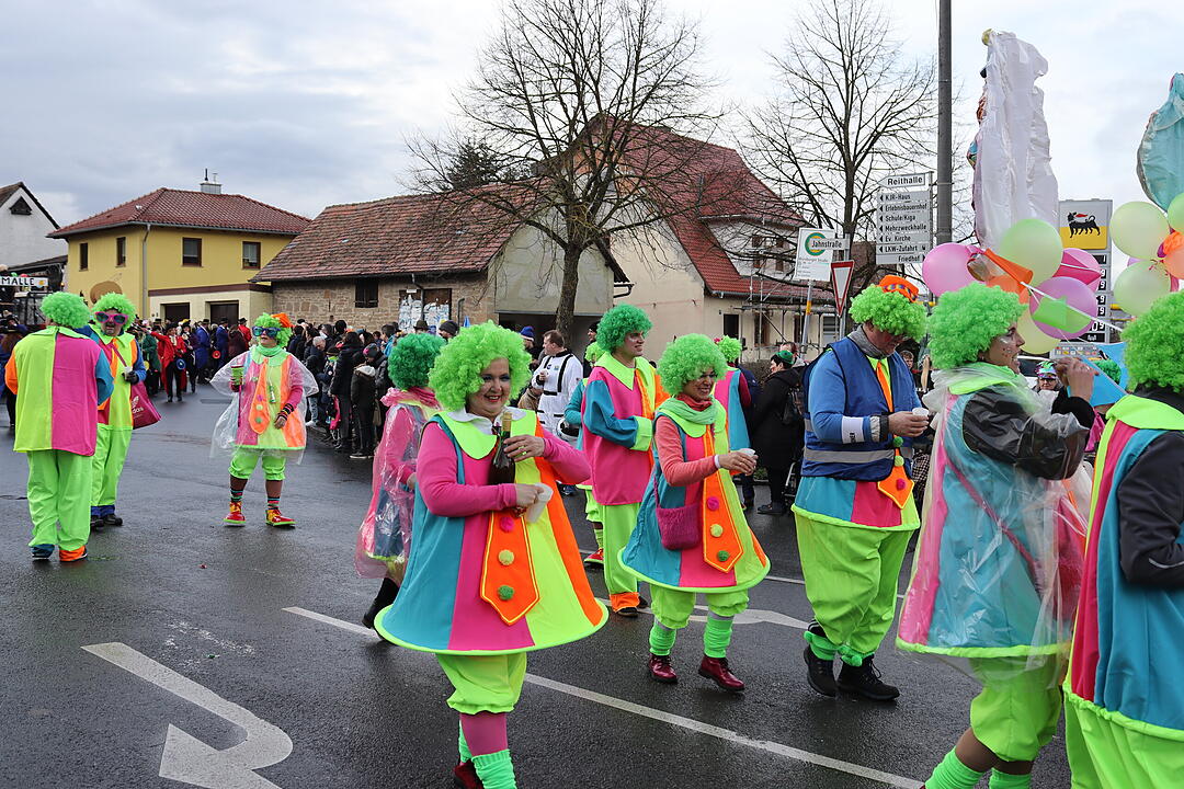 Die Hauptstrasse wurde zur Partymeile