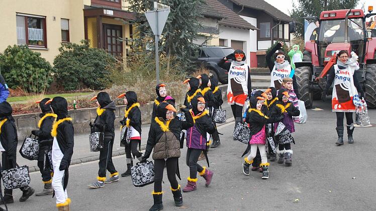 Faschingsumzug in Burglauer  Foto: Manfred Mellenthin