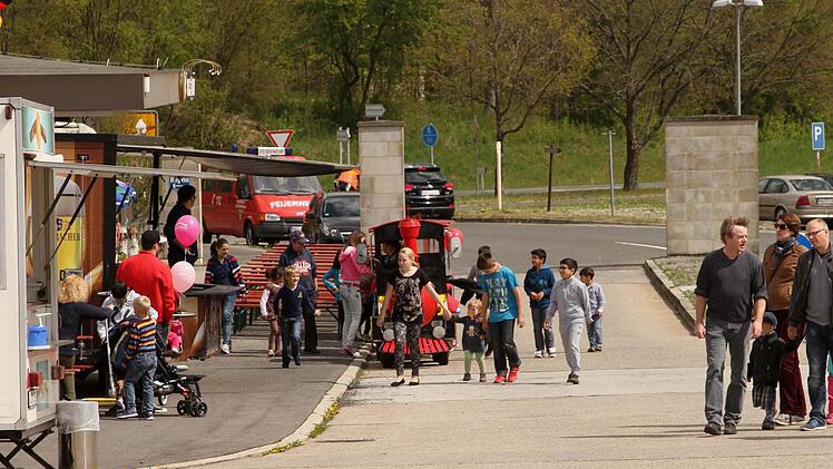 Zum Kasernenfest strömte Alt und Jung, und für alle war viel geboten.