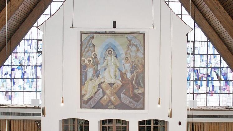 Die Auferstehung auf 20 Quadratmetern ziert derzeit die Ägidius-Kirche Kirchaich, was dem gesamten Kirchenraum eine andere Ausstrahlung verleiht. Foto: Sabine Weinbeer