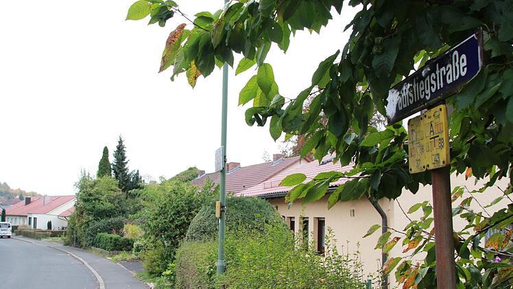 In der Faulstiegstra&szlig;e/Dr.-Sell-Stra&szlig;e im Hammelburger Baugebiet "Am Gericht" besteht ein Problem mit  Katzen.S. Standke