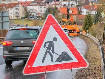 Einen Vorgeschmack auf die Behinderungen am Westring gab es schon mehrfach: Anfang 2017 wurden etwa die Bäume an der Garitzer Kreuzung gefällt, weil der Umbau zum Kreisel im Herbst 2017 los gehen sollte. Aktuell plant das Staatliche Bauamt den Baubeginn für das Frühjahr 2020.Ralf Ruppert