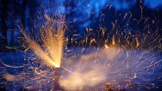 Kreis Forchheim: Selbstgebauter Böller in Hand explodiert - Mann verletzt sich schwer