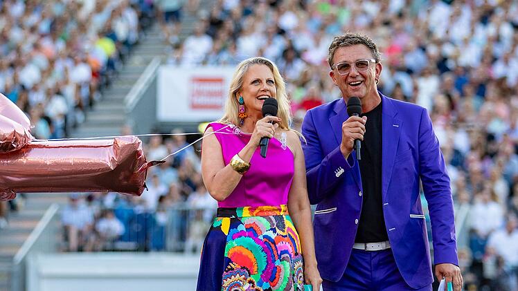 Barbara Schöneberger und Hans Sigl präsentieren abermals die "Starnacht am Wörthersee"