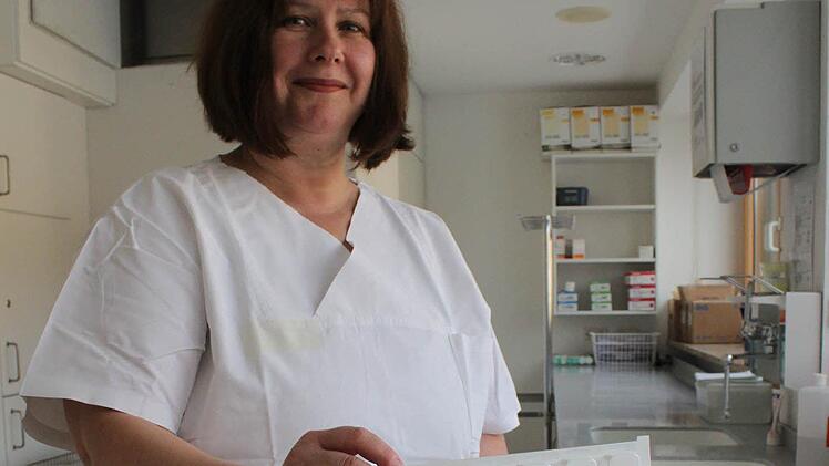 Irene Schölzky übernimmt als Krankenschwester am liebsten die Nachtschichten.   Foto: Vanessa Schneider