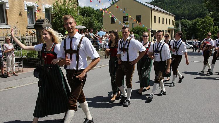 Volkstanzgruppe aus Neustadt an der Donau Foto: Michael Stelzner