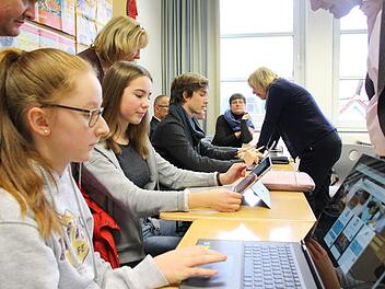 Unterricht am und mit dem PC gehört in vielen Schulen in Coburg  schon zum Alltag, wie hier am Gymnasium Casimirianum. Jutta Rudel