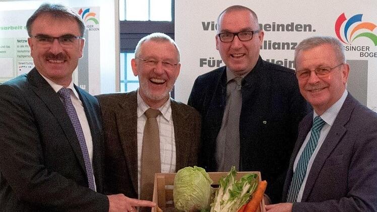 Die B&uuml;rgermeister der Allianz unterst&uuml;tzen das Projekt (von links) Harald Hofmann (CSU, N&uuml;dlingen), Waldemar Bug (&ouml;dp, Burkardroth), Andreas Sandwall (CSU, Bad Bocklet) und Gotthard Schlereth (CSU/FW, Oberthulba). Foto: Stephanie Kunder