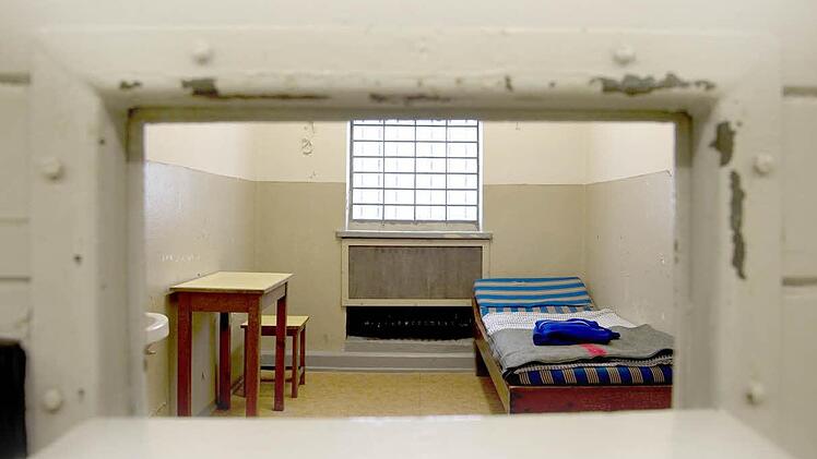 Blick in eine Zelle im Stasi-Gefängnis Berlin-HohenschönhausenFoto: Ruth Stoltenberg