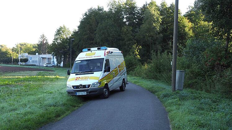 Auf dem Radweg von der Domäne zur Kläranlage ist Anfang des Monats eine Frau gestürzt und kam ohne Hilfe nicht wieder auf die Füße. Mehr als drei Stunden später wurde der Rettungsdienst verständigt, viele Passanten ignorierten die Frau.  Foto: ASB / C. Winter