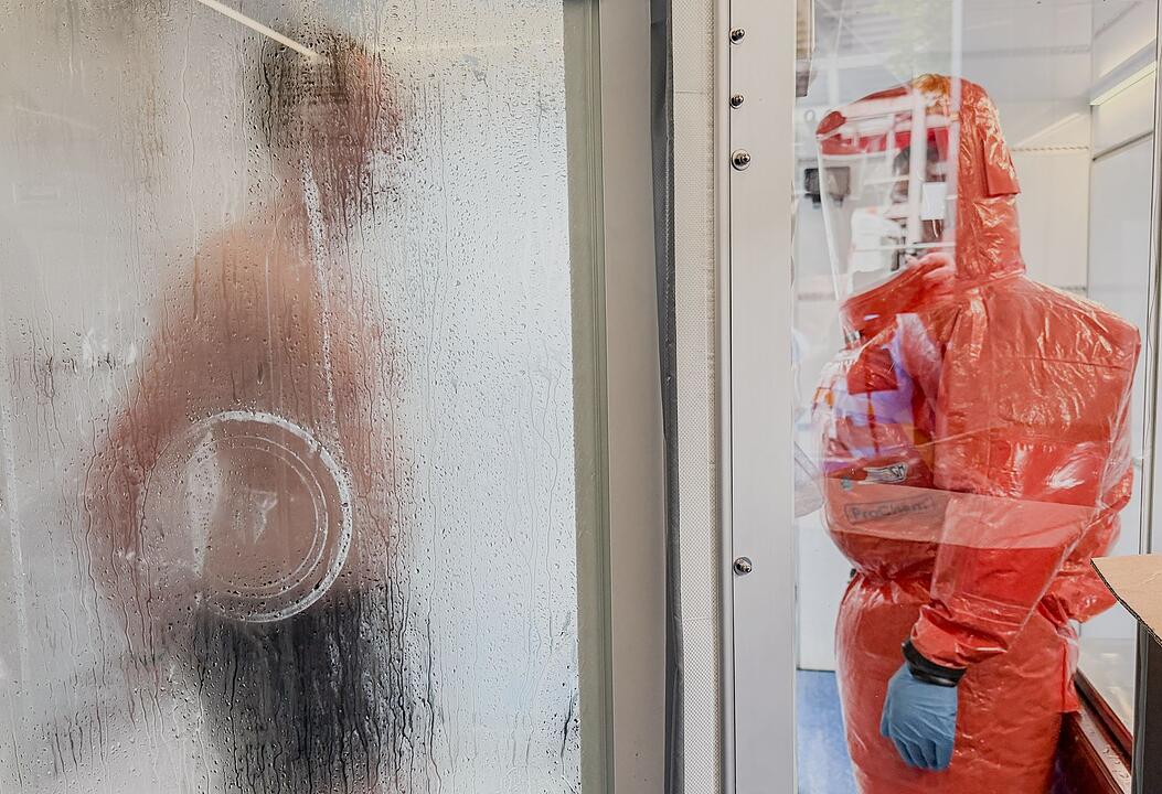 Bev&ouml;lkerungsschutz&uuml;bung im K&ouml;lner Stadion