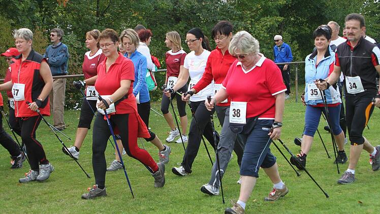 Beim  Nordic Walking waren die Damen klar in der Überzahl.