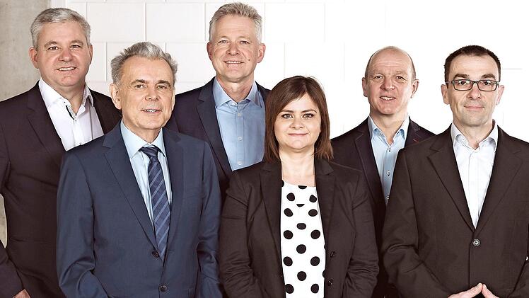 Die Gesch&auml;ftsf&uuml;hrung (von links): Wolfgang Zapf, Gerold Daigfuss, Hannes Zapf, Lisbeth Kohler (Leiterin Personalentwicklung), Martin Rohr (Leiter Kaufm&auml;nnischer Bereich), Stefan Wolfram (Leiter Technischer Bereich)  Foto: Gerhard Illig