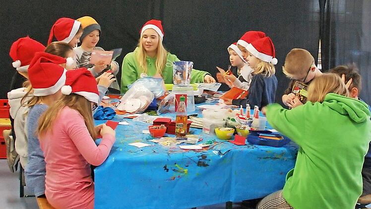 In der Wichtelwerkstatt k&ouml;nnen die Kinder an Bu&szlig;- und Bettag ihrer Kreativit&auml;t freien Lauf lassen. Foto: privat