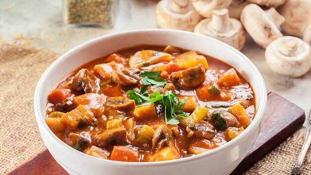 Gemuese-Gulasch.jpeg-1200x800-1-700x525.jpg