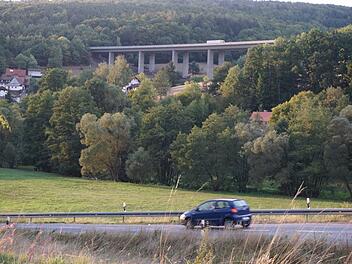 Die Autobahnbrücke bei Römershag soll erneuert werden. Eine Bürgerinteressengruppe   setzt sich für einen umfassenden Lärm- und Immissionsschutz   ein. Entsprechende Einwendungen sollen   an die Regierung von Unterfranken übermittelt werden. Marion Eckert