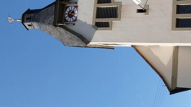 In vollem Glanz erstrahlte die Obersteinbacher Kirche an ihrem 100- jährigen Geburtstags - Fest am vergangenen Samstag (19. Juli).