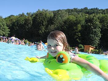 Die Schwimmbadsaison 2017 startet. Foto: Jürgen Gärtner