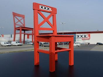 Aktuell befindet sich die Stadt in Abstimmungsgespr&auml;chen mit der Unternehmensgruppe Lutz zur Ansiedlung des M&ouml;belhauses auf dem Areal der ehemaligen Markgrafenkaserne in Bayreuth.  Symbolfoto:  Anand Anders