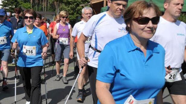 Auch Walking-Begeisterte gingen auf die Acht-Kilometer-Strecke.