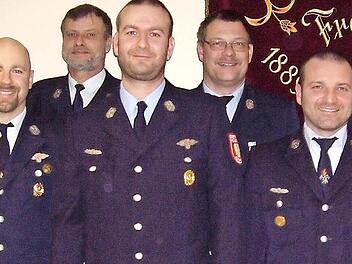 Ehrungen und Beförderungen anlässlich der Hauptversammlung im Gemeinschaftsraum der "Johannisklause"  Foto: Doris Weidner