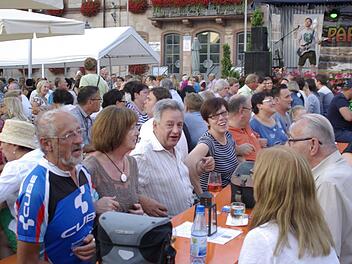 In gemütlicher Atmosphäre können verschiedene Weine probiert werden.  Foto: Winfried Ehling