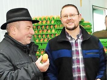 BBV-Kreisobmann Wilfried L&ouml;winger (links) und Landwirt Stephan Haas Foto: Stephan Herbert Fuchs
