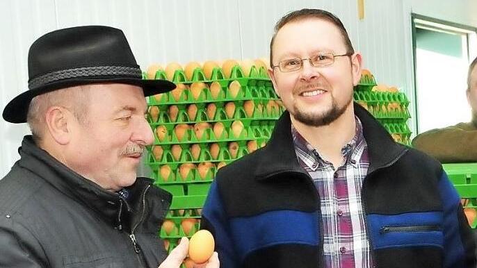 BBV-Kreisobmann Wilfried L&ouml;winger (links) und Landwirt Stephan Haas Foto: Stephan Herbert Fuchs